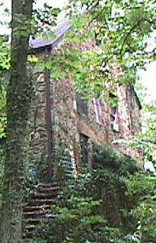 StoneHouse-Sm.jpg (21580 bytes)